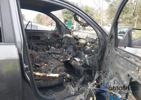 2016 Toyota Tundra Trd Pro 5.7L V8 z USA, uszkodzony, nr VIN 5TFUW5F10GX545209